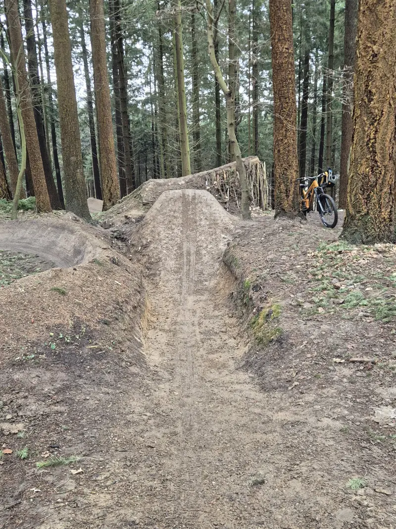 Tabletop hop med cykel i enden